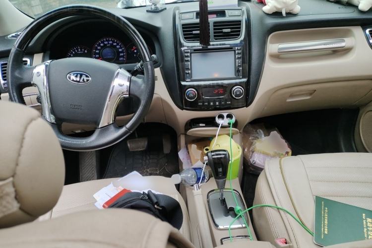 Used Kia Sportage 2013 2.0L Automatic Two-Wheel Drive DLX Trim Center Console