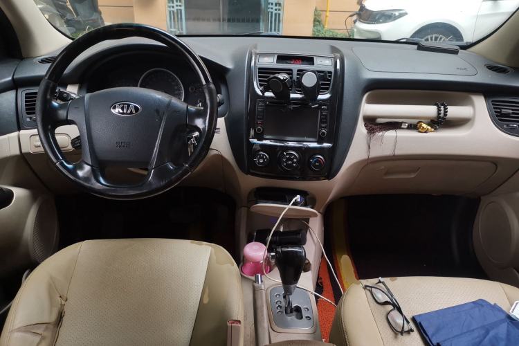 Used Kia Sportage 2013 2.0L Automatic Two-Wheel Drive GL Trim Center Console