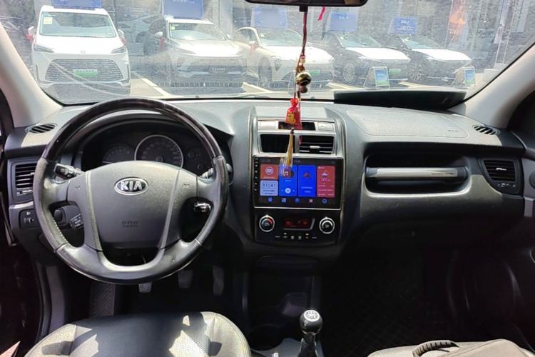 Used Kia Sportage 2013 2.0L Manual Two-Wheel Drive GLS Center Console