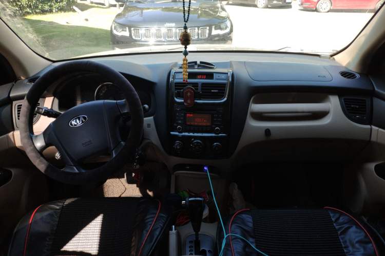 Used Kia Sportage 2013 2.0L Automatic Two-Wheel Drive GL Trim Center Console