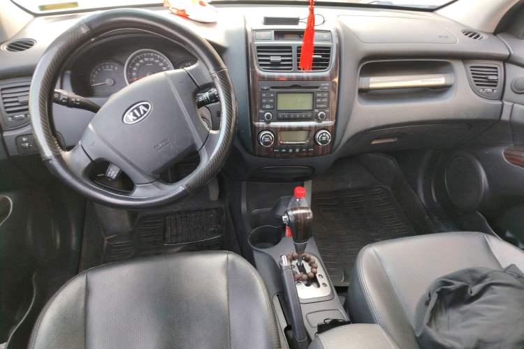 Used Kia Sportage 2013 2.0L Automatic Two-Wheel Drive GLS Trim Center Console