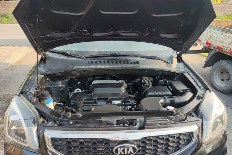 Used Kia Sportage 2013 2.0L Manual Two-Wheel Drive GL Trim Engine Bay