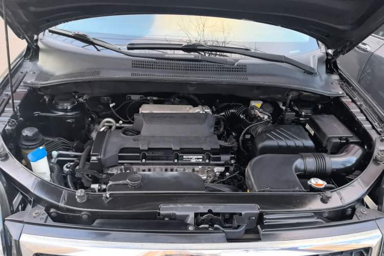 Used Kia Sportage 2013 2.0L Automatic Two-Wheel Drive GLS Trim Engine Bay