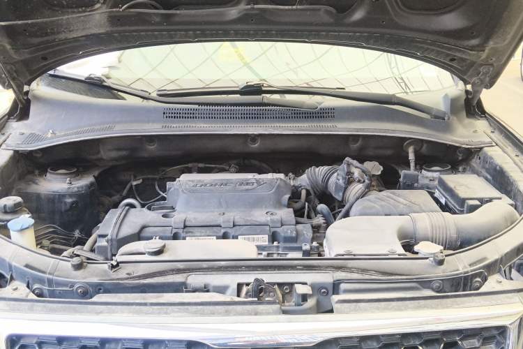 Used Kia Sportage 2013 2.0L Manual Two-Wheel Drive GL Trim Engine Bay