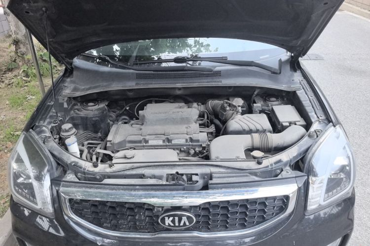 Used Kia Sportage 2013 2.0L Automatic Two-Wheel Drive DLX Trim Engine Bay