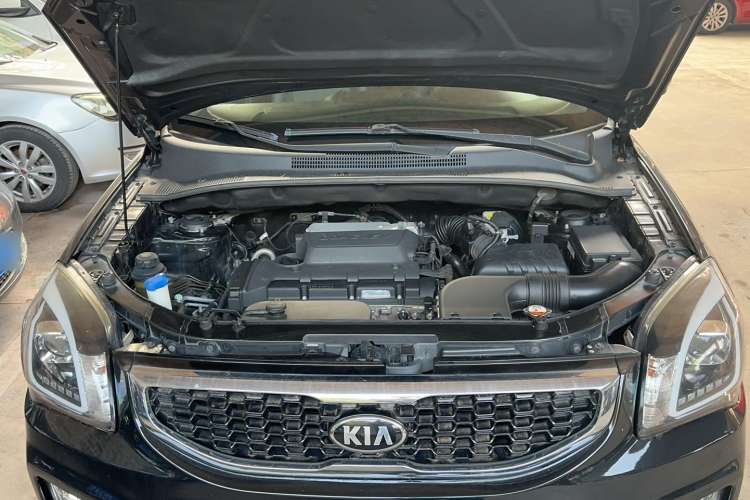 Used Kia Sportage 2013 2.0L Automatic Two-Wheel Drive GLS Trim Engine Bay