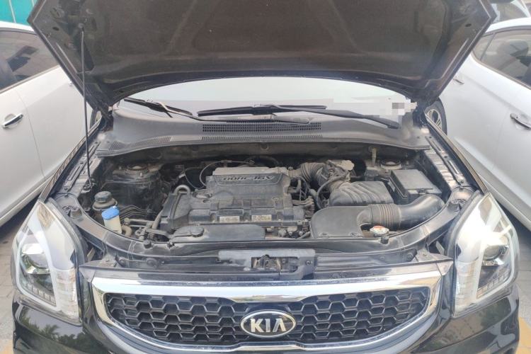 Used Kia Sportage 2013 2.0L Manual Two-Wheel Drive GLS Engine Bay