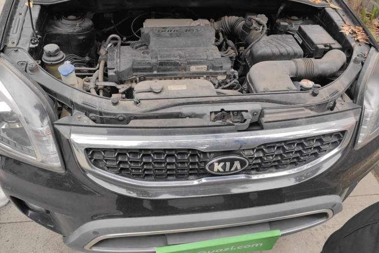 Used Kia Sportage 2013 2.0L Manual Two-Wheel Drive GL Trim Engine Bay