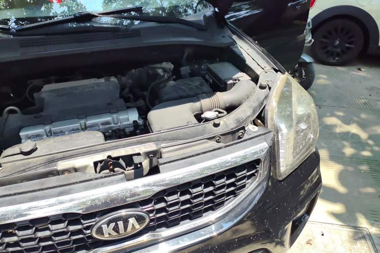 Used Kia Sportage 2013 2.0L Automatic Two-Wheel Drive GL Trim Engine Bay Left