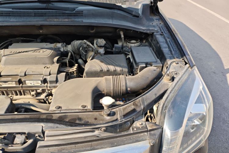 Used Kia Sportage 2013 2.0L Manual Two-Wheel Drive GL Trim Engine Bay Left