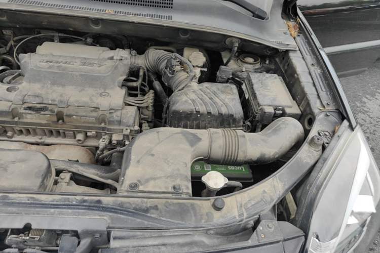 Used Kia Sportage 2013 2.0L Automatic Two-Wheel Drive GLS Trim Engine Bay Left