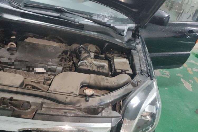 Used Kia Sportage 2013 2.0L Manual Two-Wheel Drive GL Trim Engine Bay Left