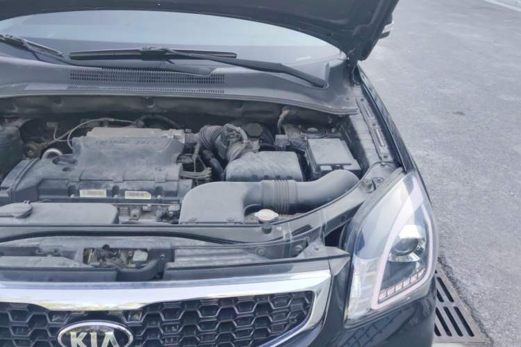 Used Kia Sportage 2013 2.0L Manual Two-Wheel Drive GLS Engine Bay Left