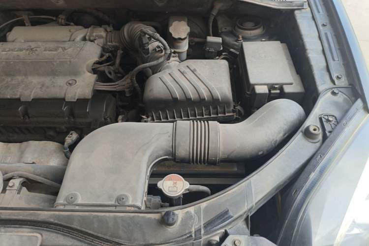 Used Kia Sportage 2013 2.0L Manual Two-Wheel Drive GLS Engine Bay Left