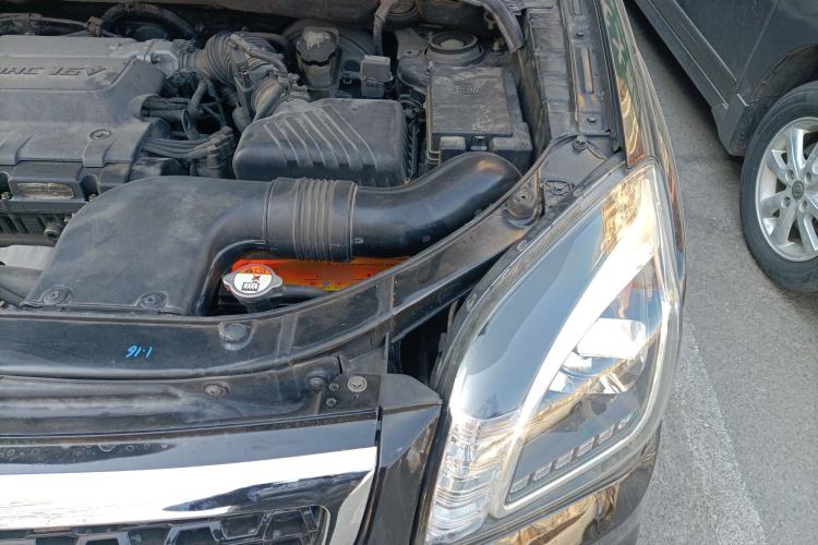 Used Kia Sportage 2013 2.0L Manual Two-Wheel Drive GLS Engine Bay Left