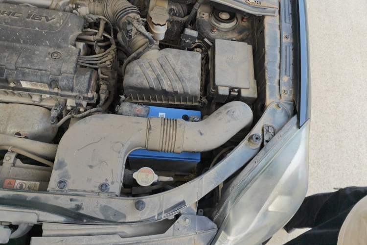 Used Kia Sportage 2013 2.0L Manual Two-Wheel Drive GL Trim Engine Bay Left
