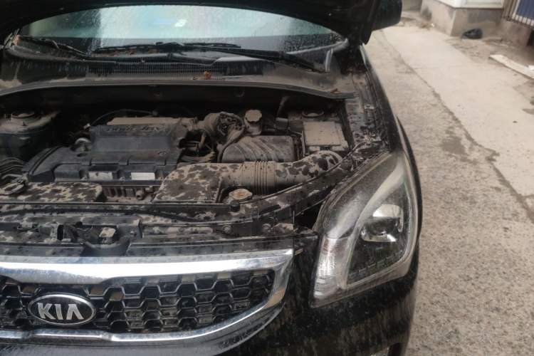 Used Kia Sportage 2013 2.0L Manual Two-Wheel Drive GL Trim Engine Bay Left