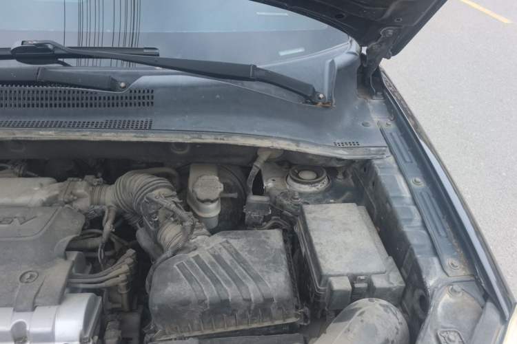 Used Kia Sportage 2013 2.0L Automatic Two-Wheel Drive GL Trim Engine Bay Left