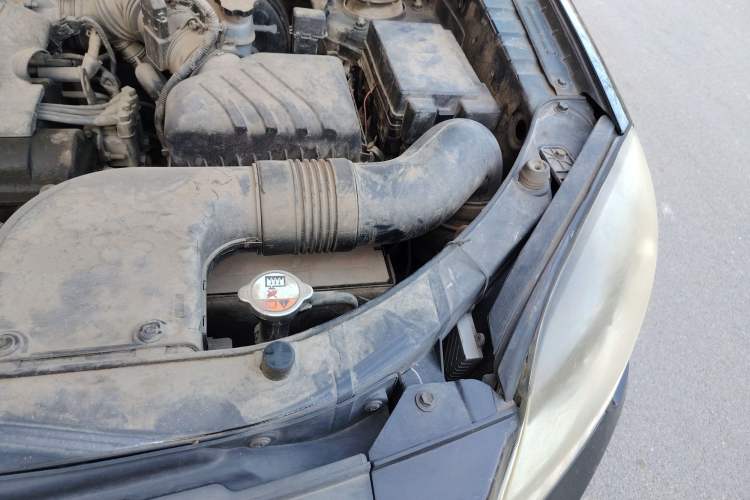 Used Kia Sportage 2013 2.0L Automatic Two-Wheel Drive GLS Trim Engine Bay Left