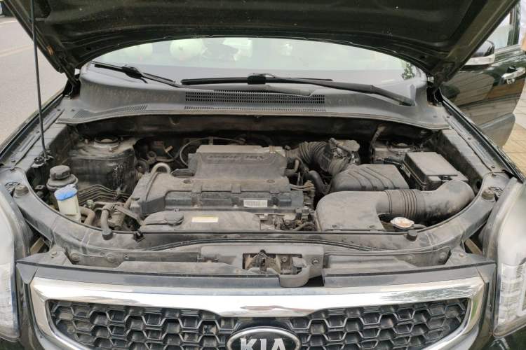 Used Kia Sportage 2013 2.0L Automatic Two-Wheel Drive DLX Trim Engine Bay