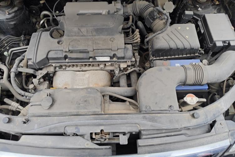 Used Kia Sportage 2013 2.0L Manual Two-Wheel Drive GL Trim Engine Bay