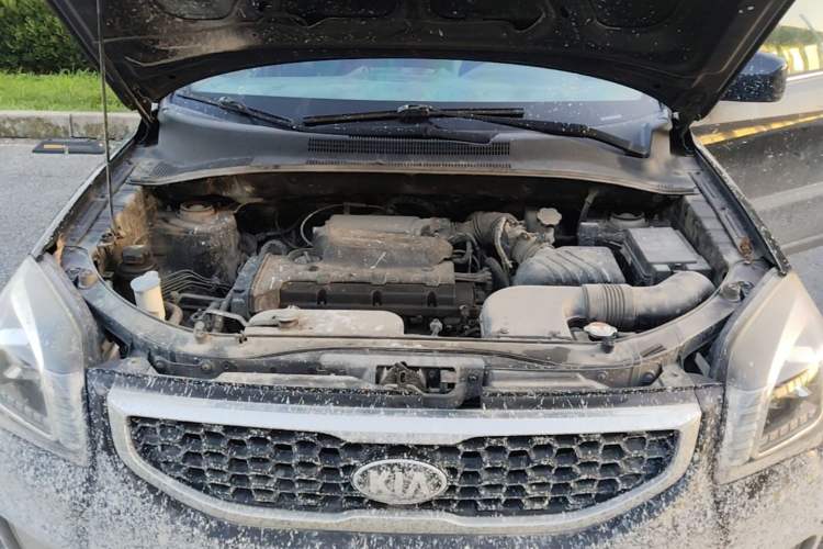 Used Kia Sportage 2013 2.0L Manual Two-Wheel Drive GL Trim Engine Bay