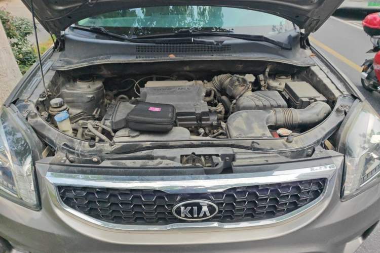 Used Kia Sportage 2013 2.0L Manual Two-Wheel Drive GL Trim Engine Bay