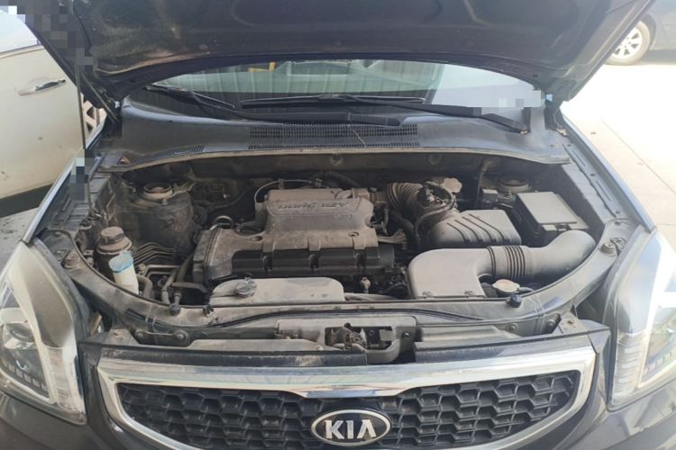 Used Kia Sportage 2013 2.0L Manual Two-Wheel Drive GLS Engine Bay