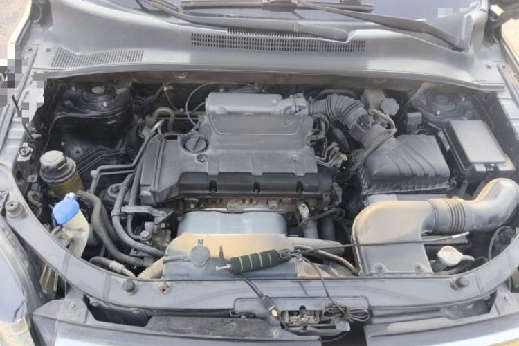 Used Kia Sportage 2013 2.0L Manual Two-Wheel Drive GL Trim Engine Bay