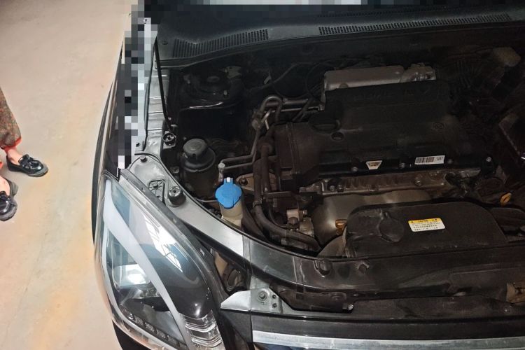 Used Kia Sportage 2013 2.0L Automatic Two-Wheel Drive GLS Trim Engine Bay Right