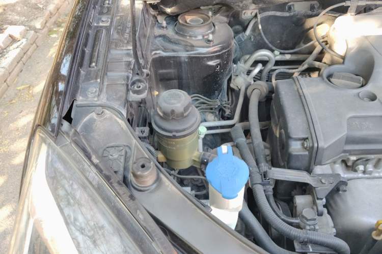 Used Kia Sportage 2013 2.0L Automatic Two-Wheel Drive GL Trim Engine Bay Right