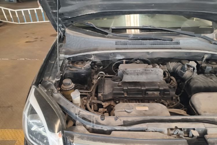 Used Kia Sportage 2013 2.0L Automatic Two-Wheel Drive GLS Trim Engine Bay Right