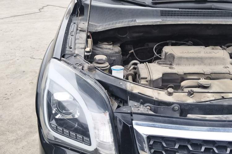 Used Kia Sportage 2013 2.0L Automatic Two-Wheel Drive GLS Trim Engine Bay Right