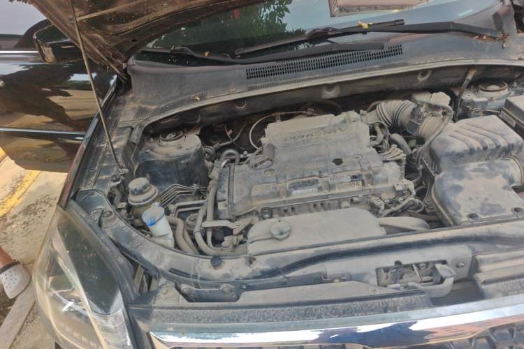 Used Kia Sportage 2013 2.0L Manual Two-Wheel Drive GL Trim Engine Bay Right