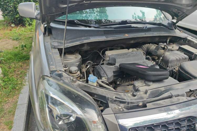 Used Kia Sportage 2013 2.0L Manual Two-Wheel Drive GL Trim Engine Bay Right