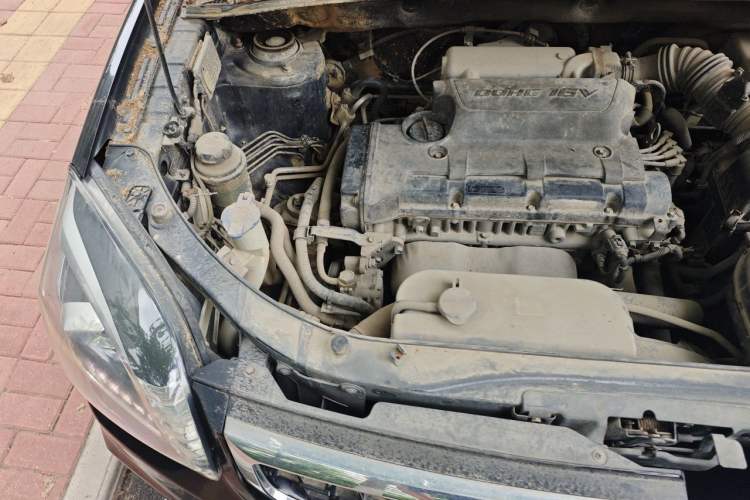 Used Kia Sportage 2013 2.0L Manual Two-Wheel Drive GL Trim Engine Bay Right