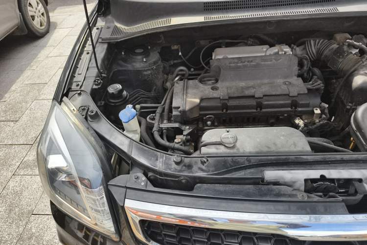 Used Kia Sportage 2013 2.0L Automatic Two-Wheel Drive GL Trim Engine Bay Right