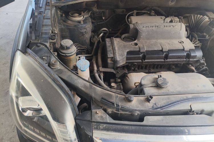 Used Kia Sportage 2013 2.0L Manual Two-Wheel Drive GLS Engine Bay Right