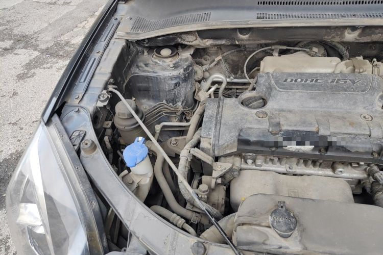 Used Kia Sportage 2013 2.0L Manual Two-Wheel Drive GL Trim Engine Bay Right