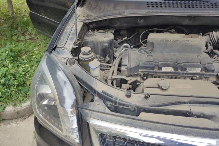 Used Kia Sportage 2013 2.0L Automatic Two-Wheel Drive DLX Trim Engine Bay Right