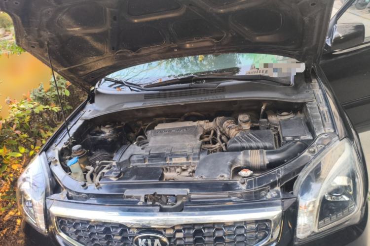 Used Kia Sportage 2013 2.0L Manual Two-Wheel Drive GL Trim Engine Bay