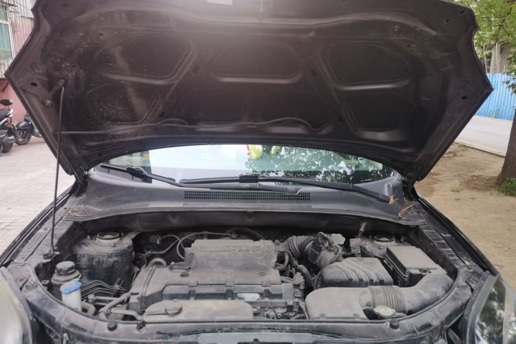Used Kia Sportage 2013 2.0L Manual Two-Wheel Drive GL Trim Engine Bay