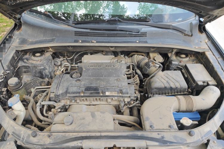 Used Kia Sportage 2013 2.0L Manual Two-Wheel Drive GL Trim Engine Bay