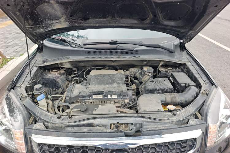 Used Kia Sportage 2013 2.0L Manual Two-Wheel Drive GL Trim Engine Bay