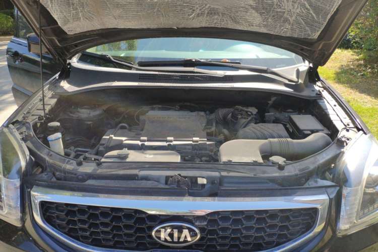Used Kia Sportage 2013 2.0L Automatic Two-Wheel Drive GL Trim Engine Bay