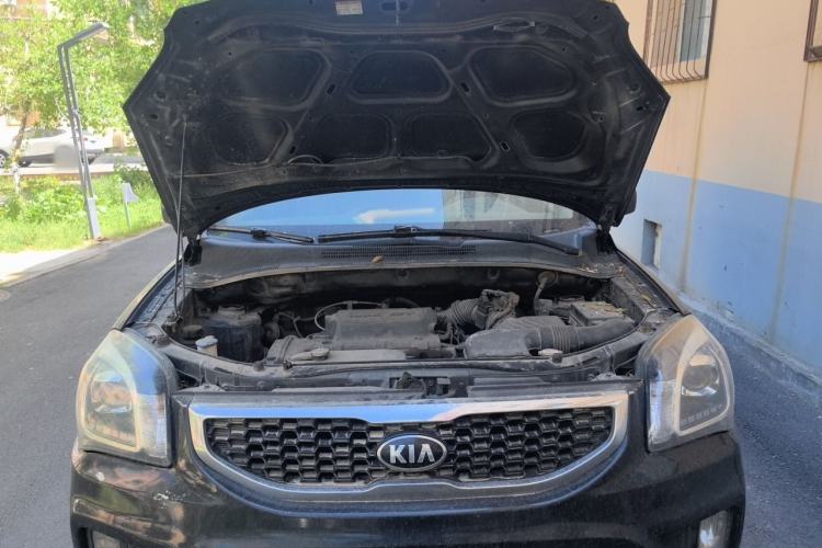 Used Kia Sportage 2013 2.0L Manual Two-Wheel Drive GL Trim Engine Bay