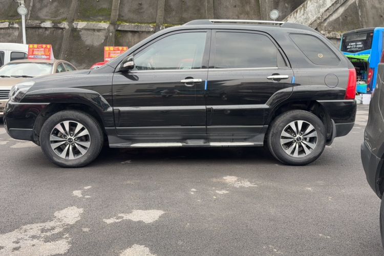 Used Kia Sportage 2013 2.0L Manual Two-Wheel Drive GLS Exterior 4