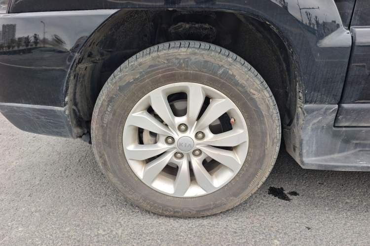 Used Kia Sportage 2013 2.0L Manual Two-Wheel Drive GL Trim Exterior 4