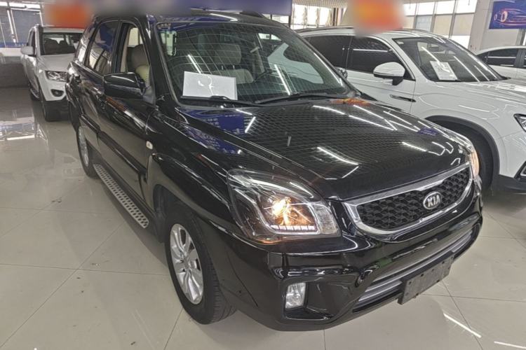 Used Kia Sportage 2013 2.0L Automatic Two-Wheel Drive GL Trim Front Right 45 Deg