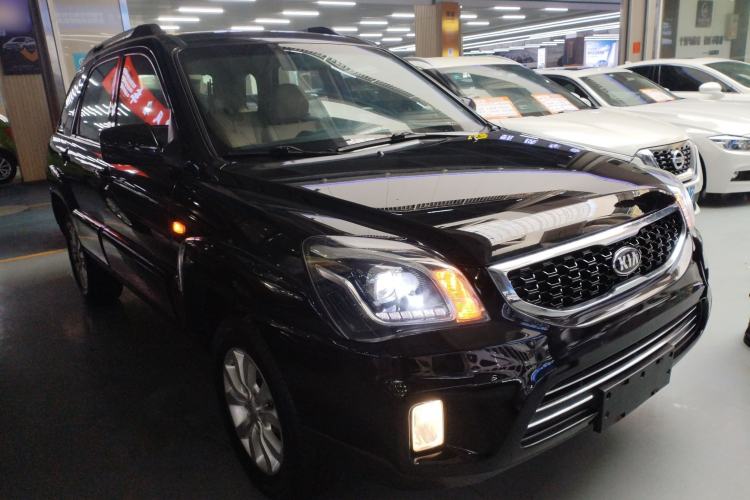 Used Kia Sportage 2013 2.0L Automatic Two-Wheel Drive GL Trim Front Right 45 Deg